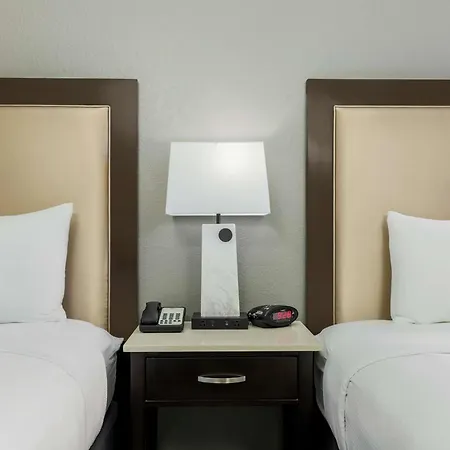 Doubletree By Hilton Austin-University Area Hotel Exterior photo
